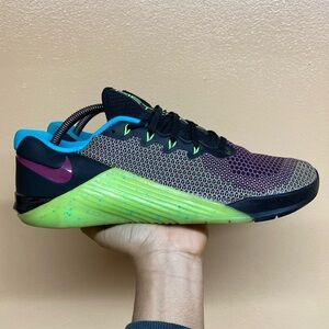 Nike Metcon 5 AMP “Black/Green Strike/Blue Fury/Fire Pink”